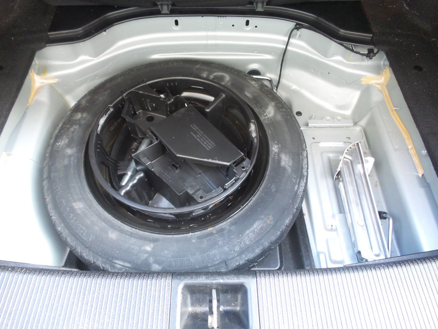 Used 2013 Mercedes-Benz C 250 Sedan image 16