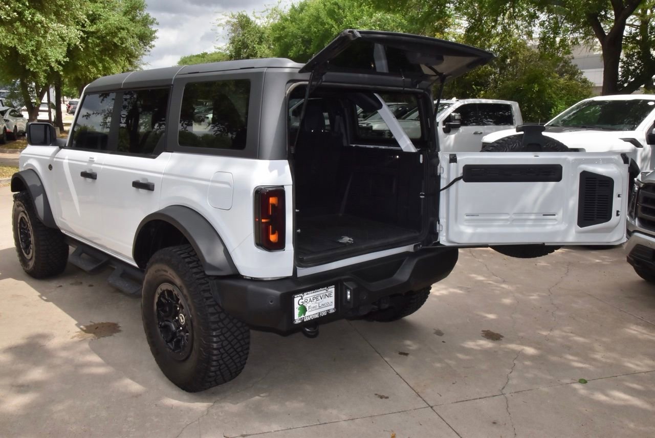 Used 2023 Ford Bronco Wildtrak image 44