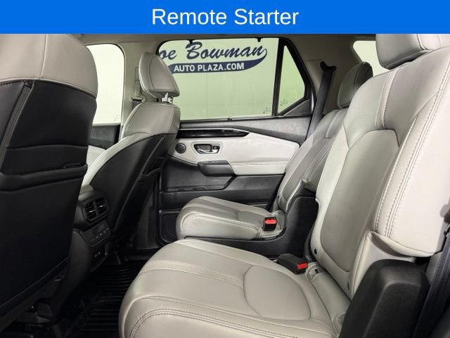 Used 2024 Honda Pilot Touring image 13