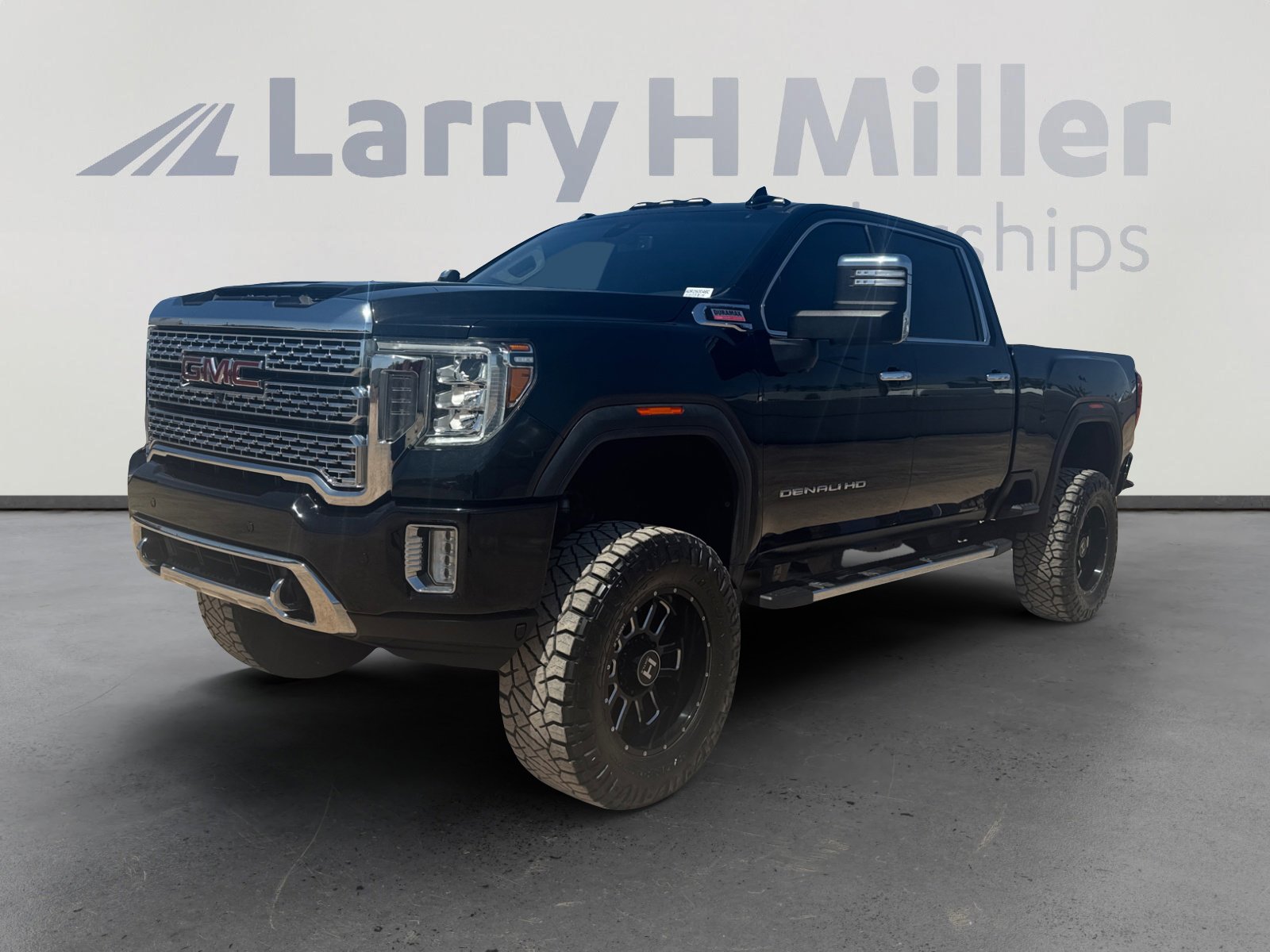 Used 2021 GMC Sierra 2500 Denali AWD/4WD image 1