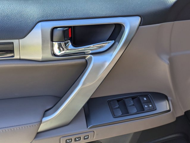 Used 2023 Lexus GX 460 Premium image 2