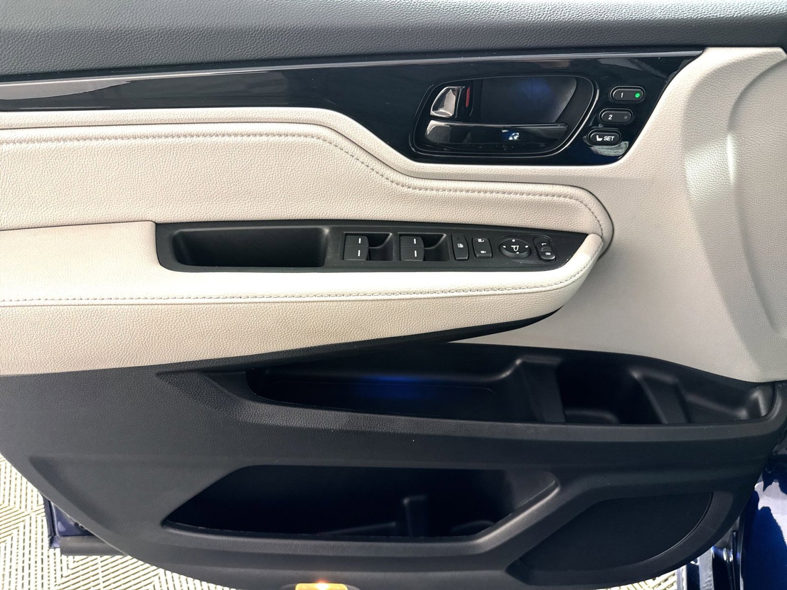 Used 2023 Honda Odyssey Touring image 12