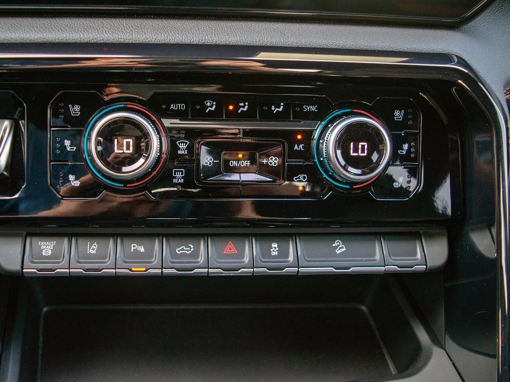 Used 2024 GMC Sierra 2500 AT4 w/ Max Trailering Package image 22