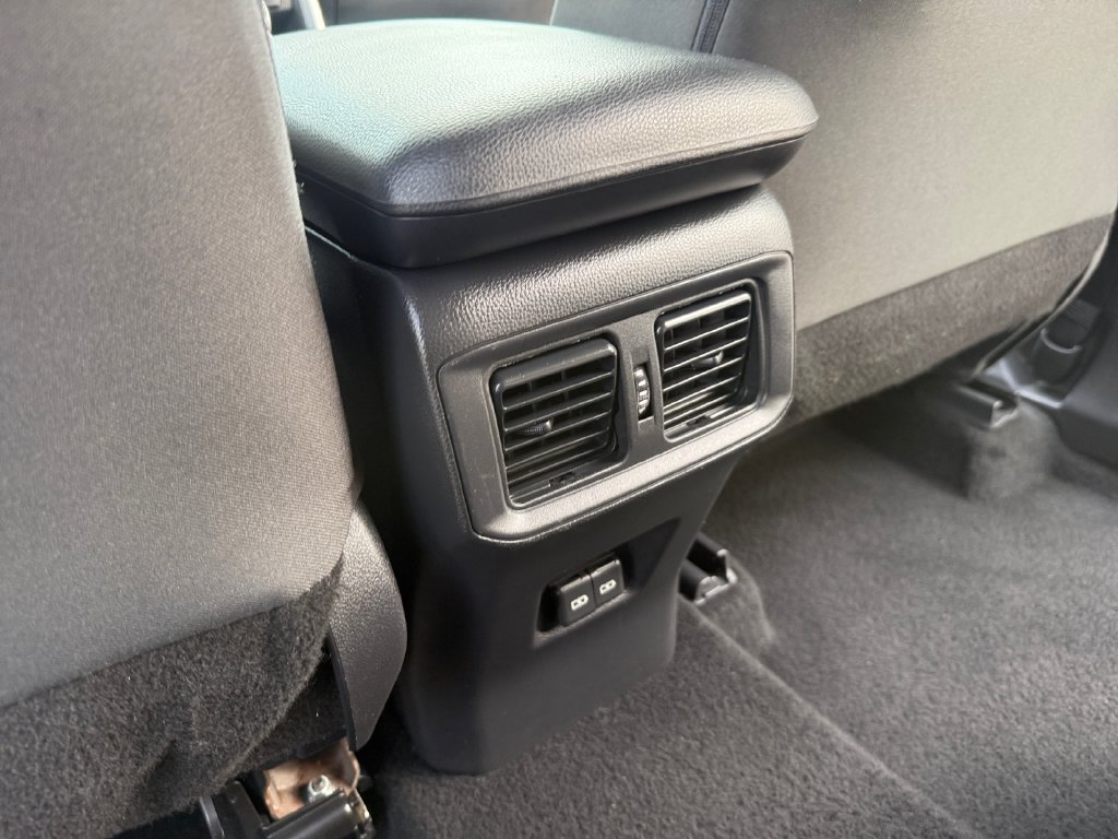 Used 2024 Toyota RAV4 XLE FWD image 27