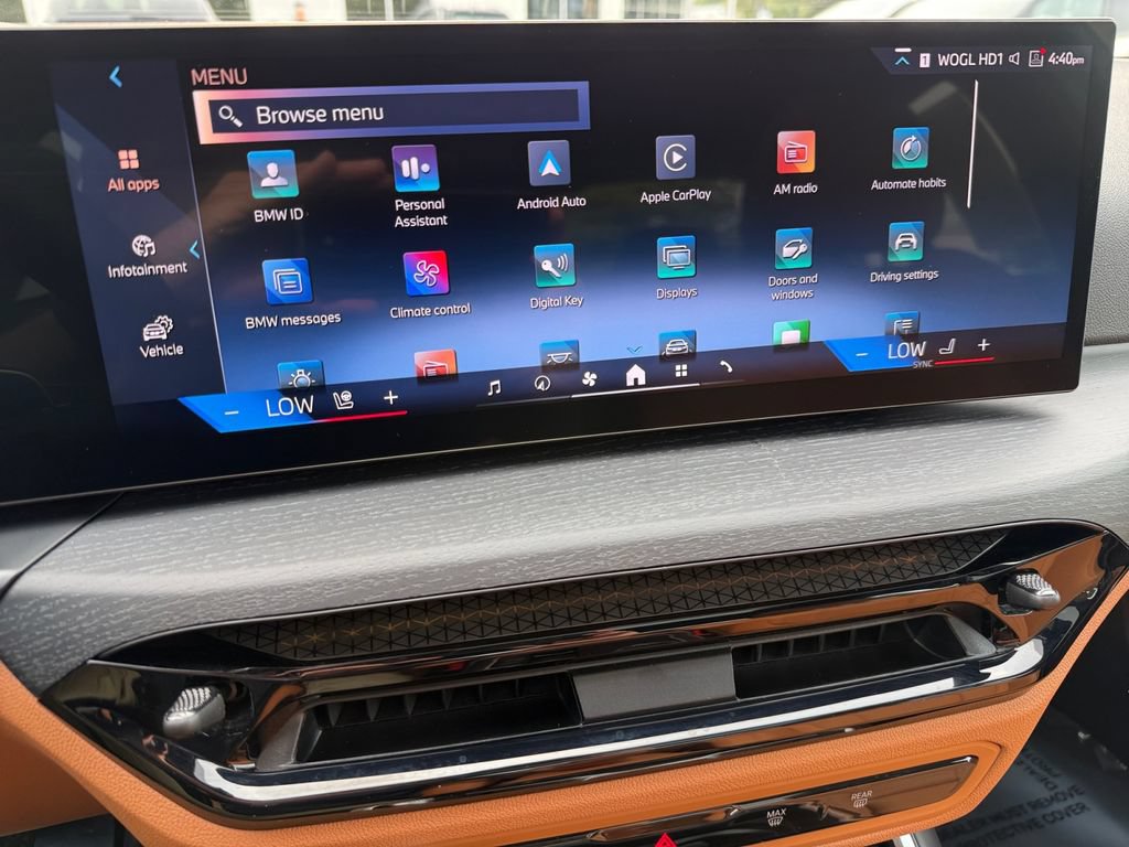 Certified 2026 BMW 330i xDrive Sedan w/ Premium Package AWD/4WD image 25