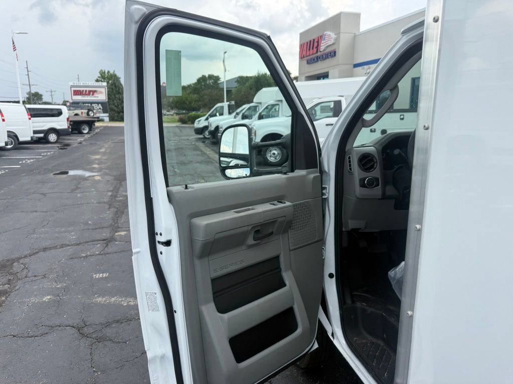 New 2027 Ford E-450 and Econoline 450 Super Duty w/ Power Equipment Group RWD image 14
