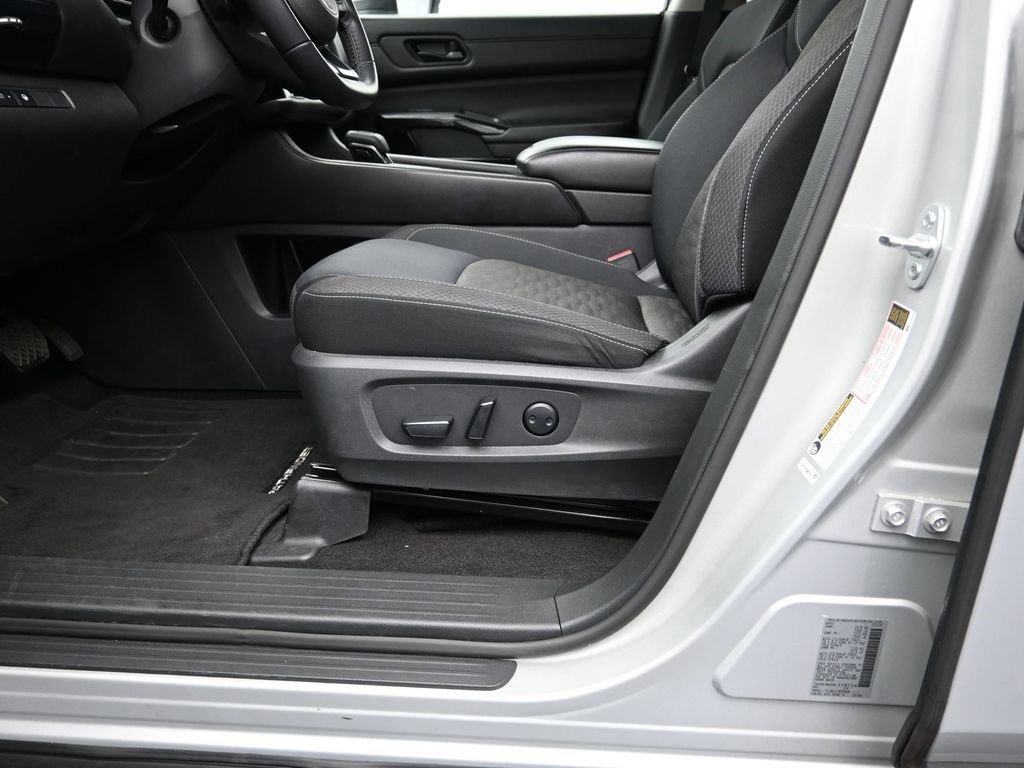 Certified 2024 Nissan Pathfinder SV image 21