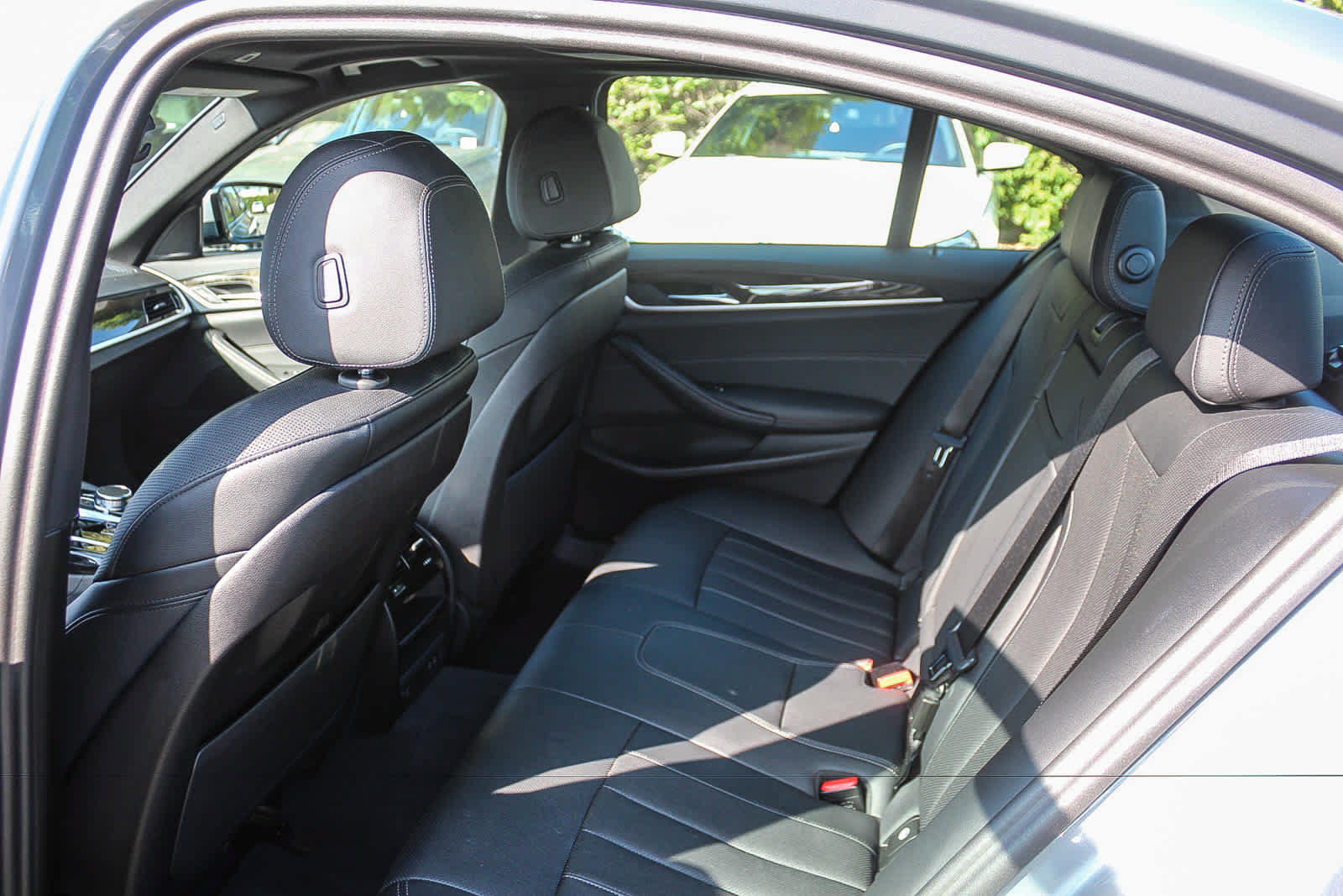 Used 2023 BMW 530i w/ M Sport Package RWD image 16