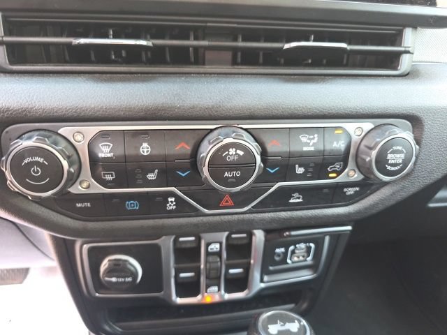 Used 2024 Jeep Wrangler Unlimited w/ Convenience Group AWD/4WD image 13