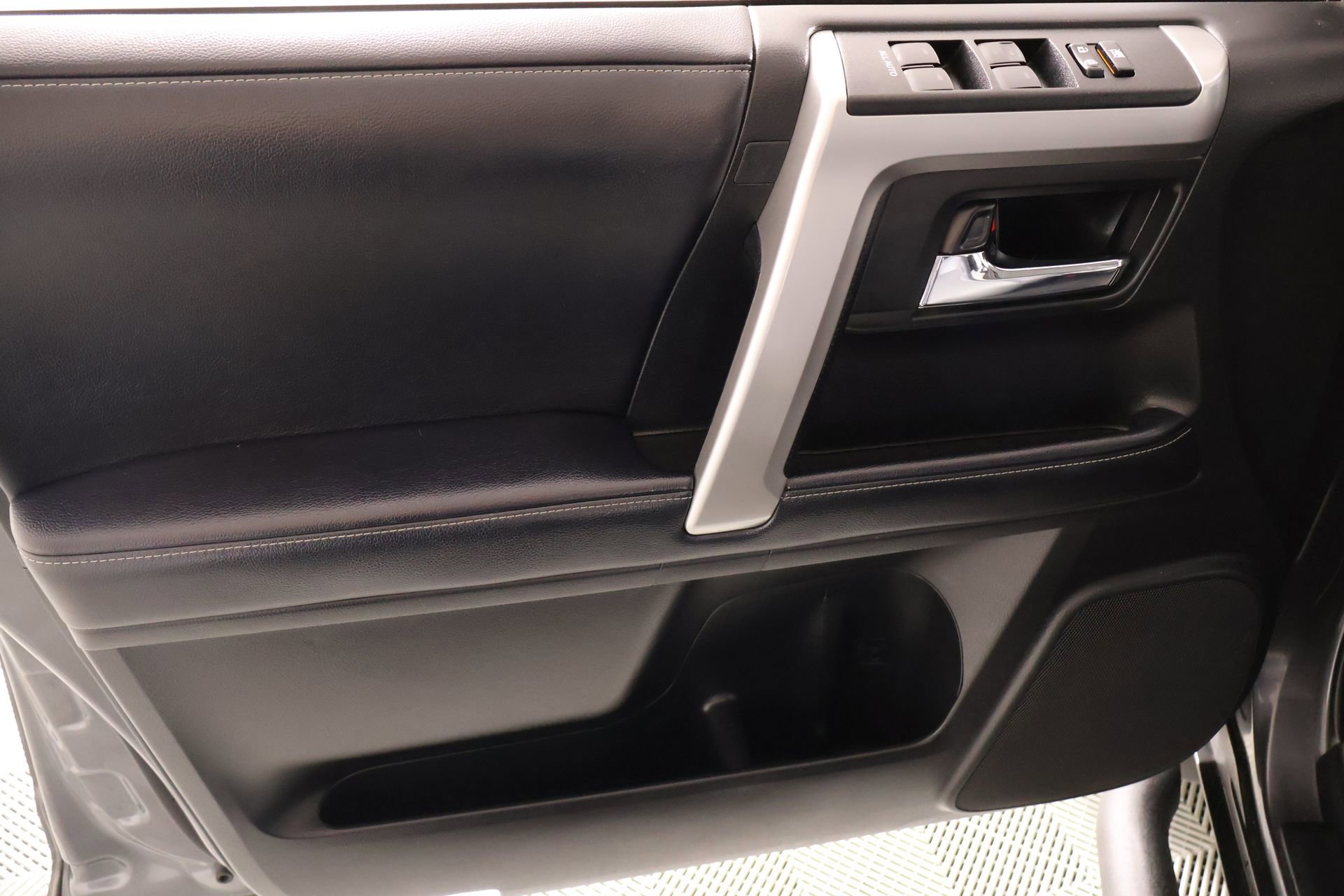 Used 2023 Toyota 4Runner SR5 Premium w/ Moonroof Package AWD/4WD image 18