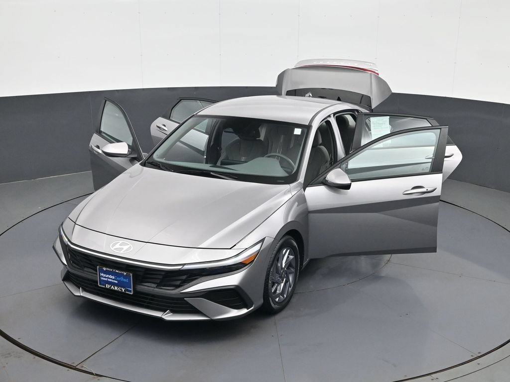 Certified 2024 Hyundai Elantra SEL FWD image 31