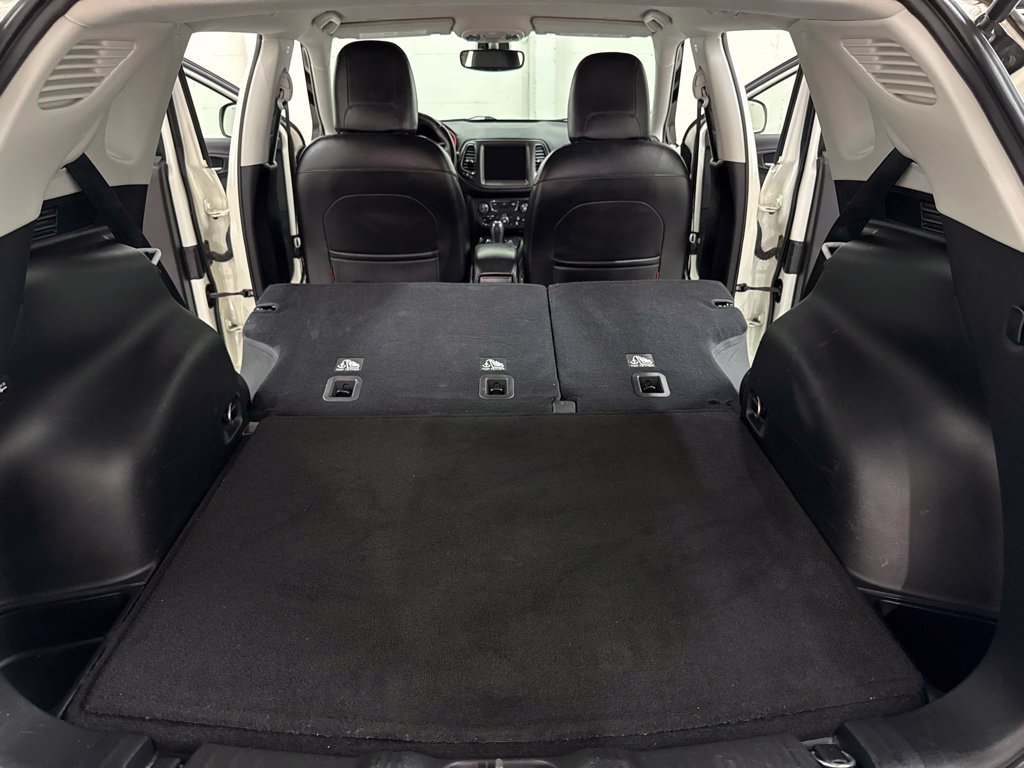 Used 2017 Jeep Compass Trailhawk w/ Navigation Group AWD/4WD image 40