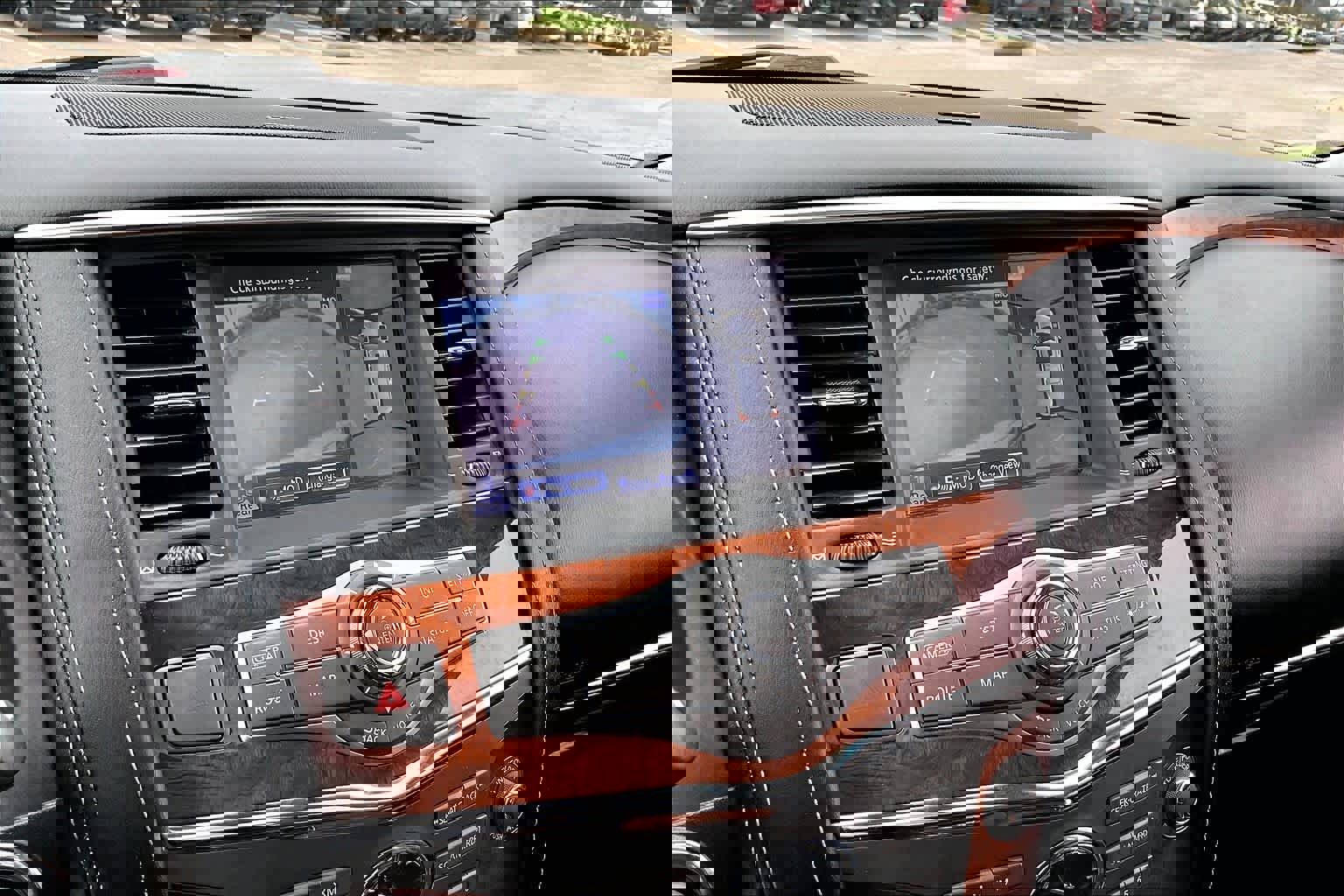 Used 2015 INFINITI QX80 w/ Deluxe Technology Package image 26