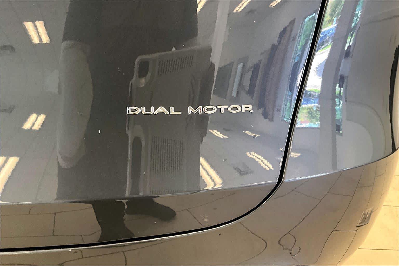 Used 2022 Tesla Model Y Long Range AWD/4WD image 9