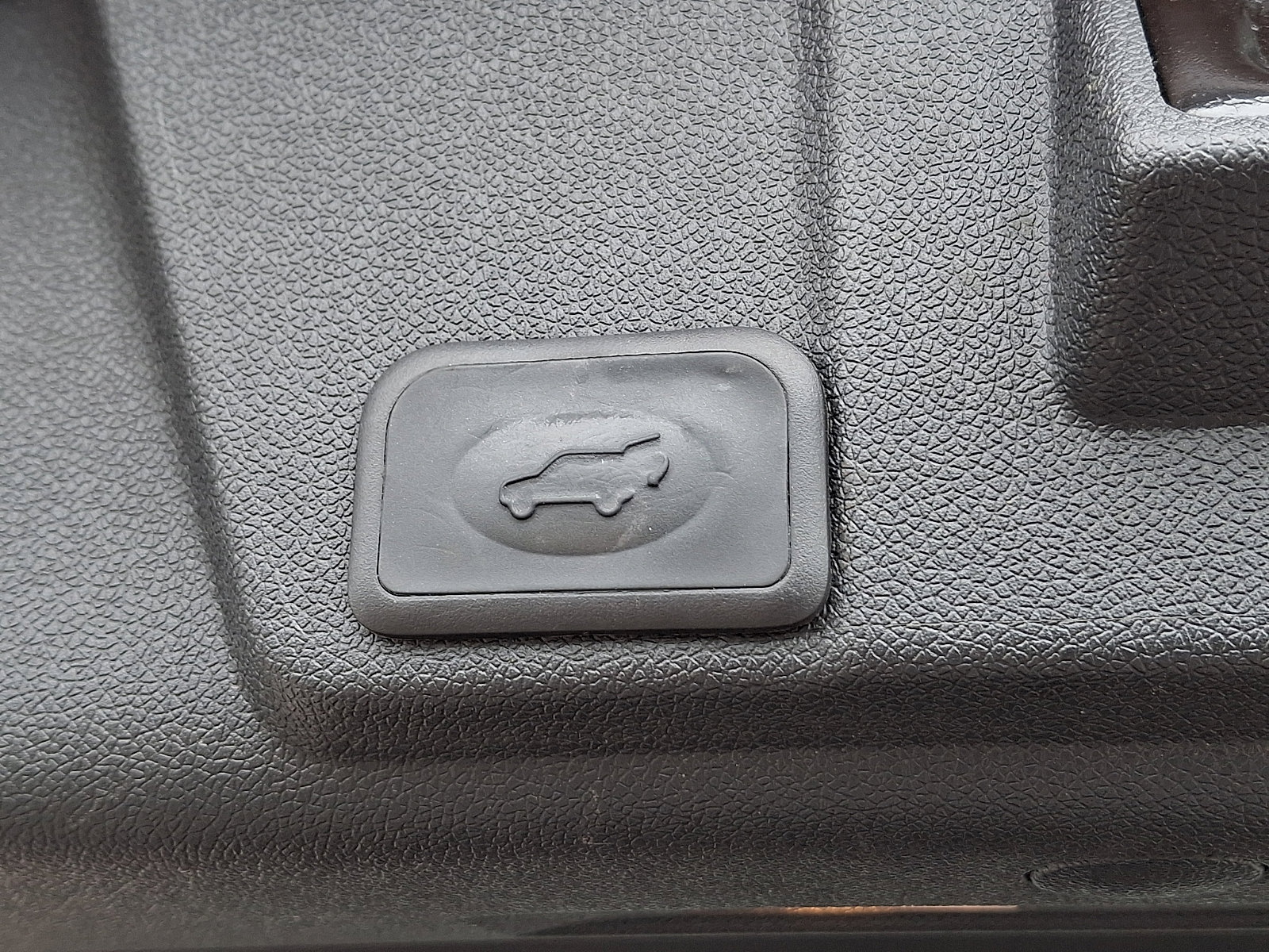 Used 2017 Chevrolet Traverse Premier image 32