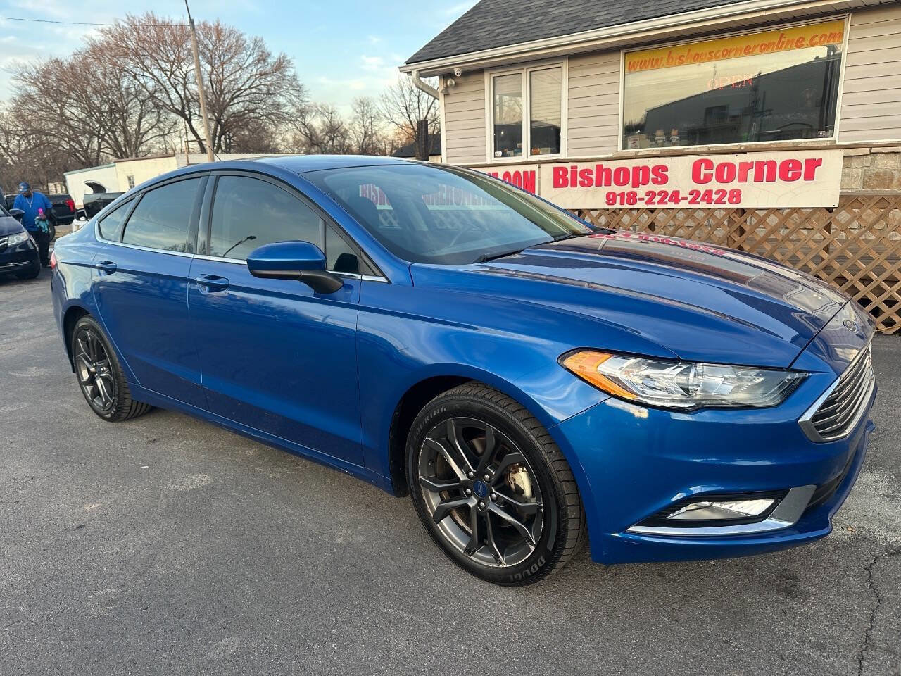 Used 2018 Ford Fusion SE w/ Equipment Group 201A image 2