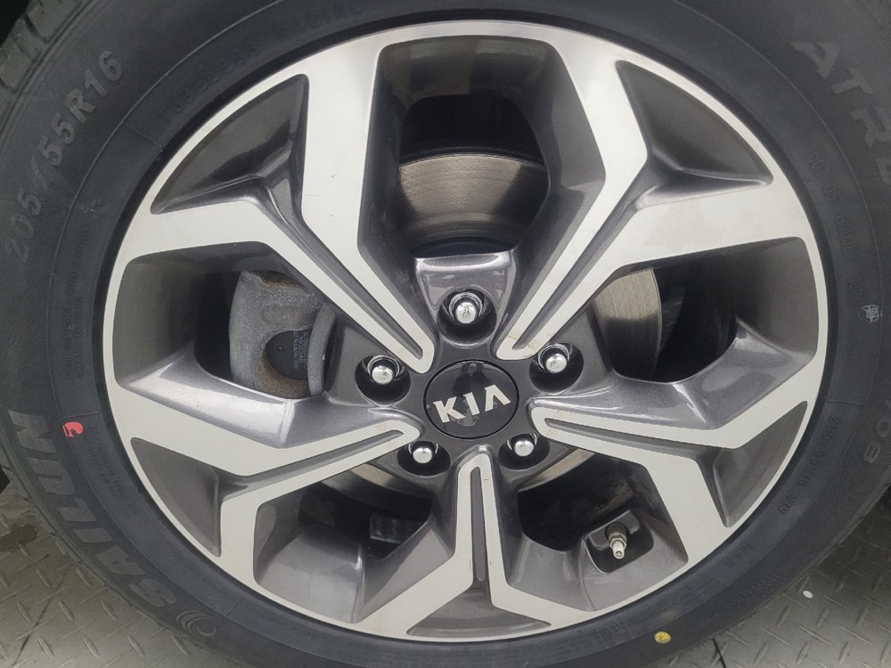 Used 2020 Kia Forte LXS FWD image 31