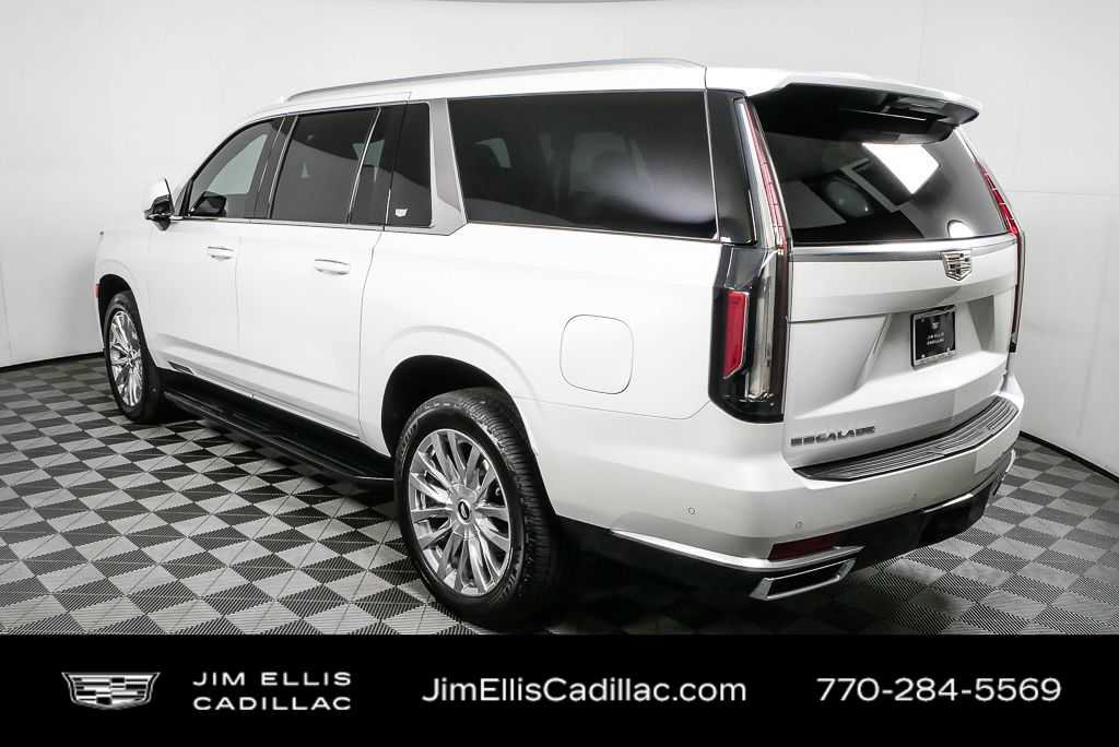 Used 2022 Cadillac Escalade ESV Premium Luxury image 3