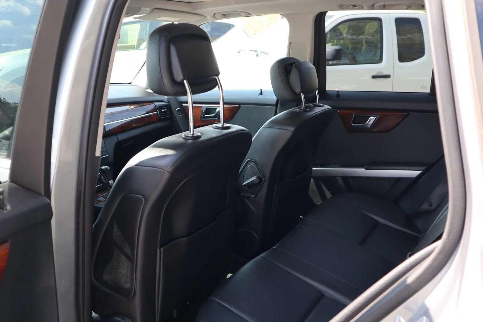 Used 2011 Mercedes-Benz GLK 350 4MATIC image 11