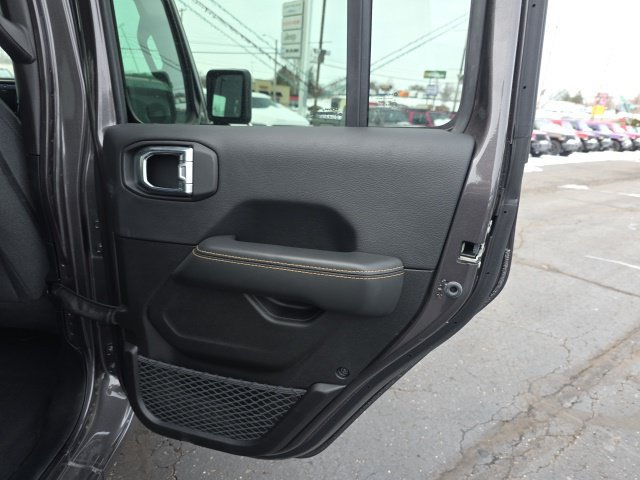 Used 2025 Jeep Wrangler Unlimited Sahara w/ Safety Group AWD/4WD image 40