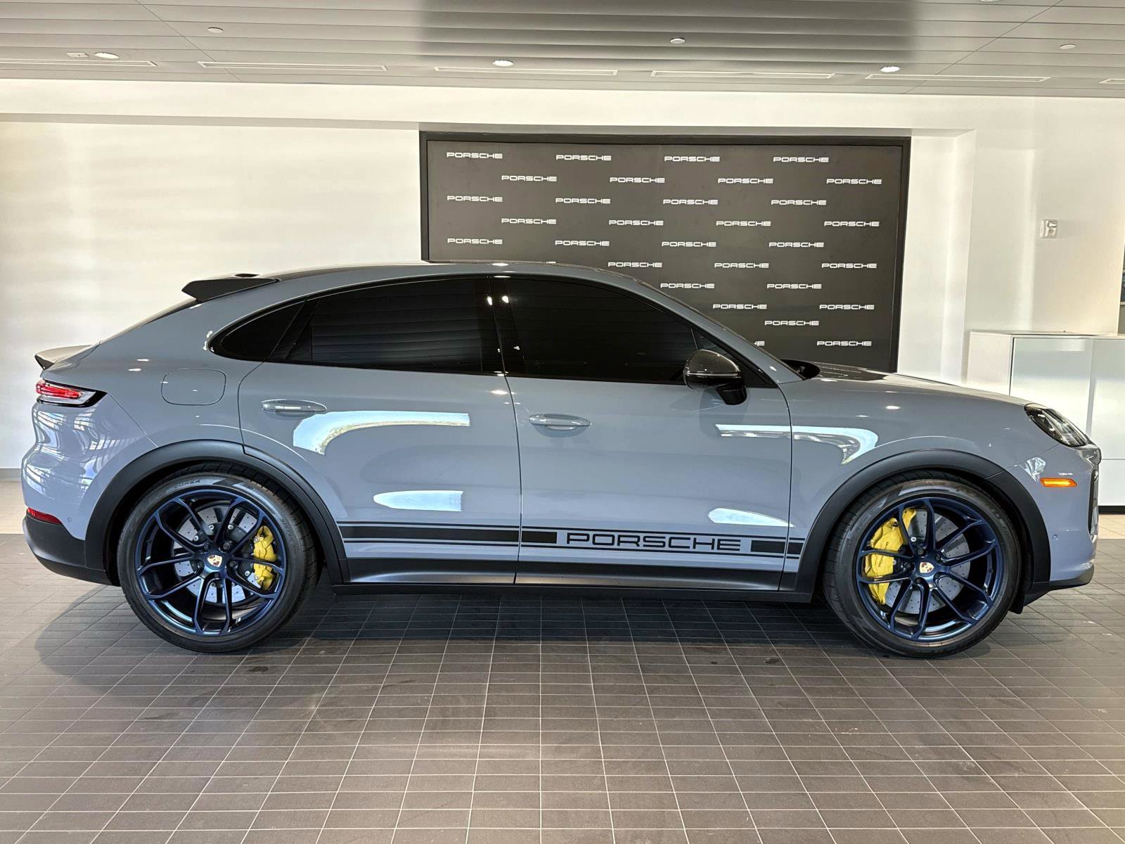 Certified 2024 Porsche Cayenne Turbo GT image 7