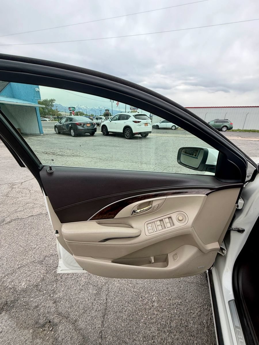 Used 2014 Buick LaCrosse Premium FWD image 28