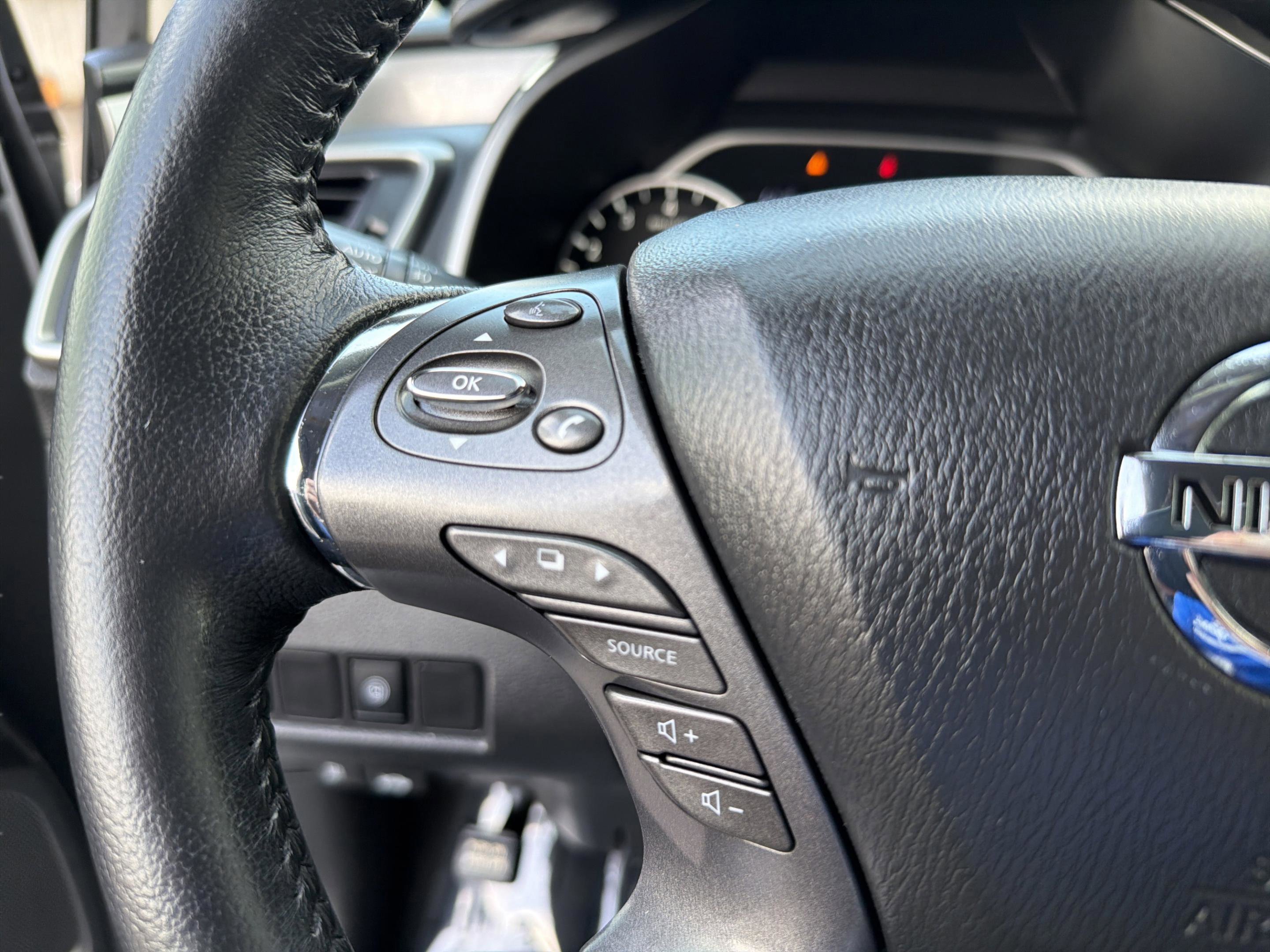 Used 2022 Nissan Murano SV w/ Cargo Package FWD image 27