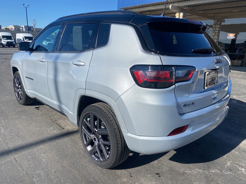 Used 2025 Jeep Compass Limited w/ High Altitude Package image 5