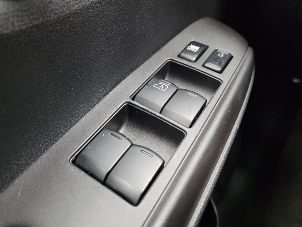 Used 2018 Nissan Versa Note SV image 27