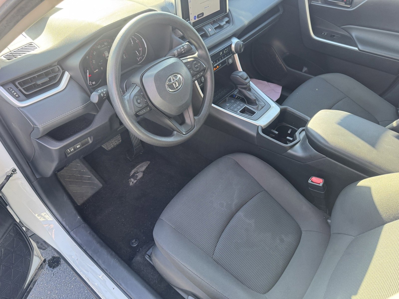 Used 2024 Toyota RAV4 LE image 10