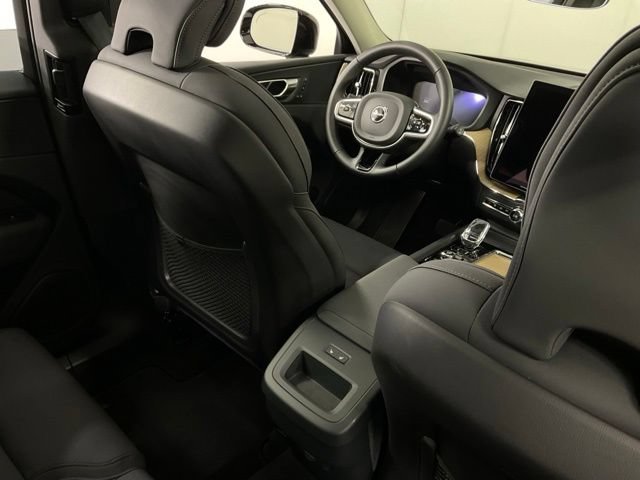 Certified 2026 Volvo XC60 B5 Plus AWD/4WD image 28