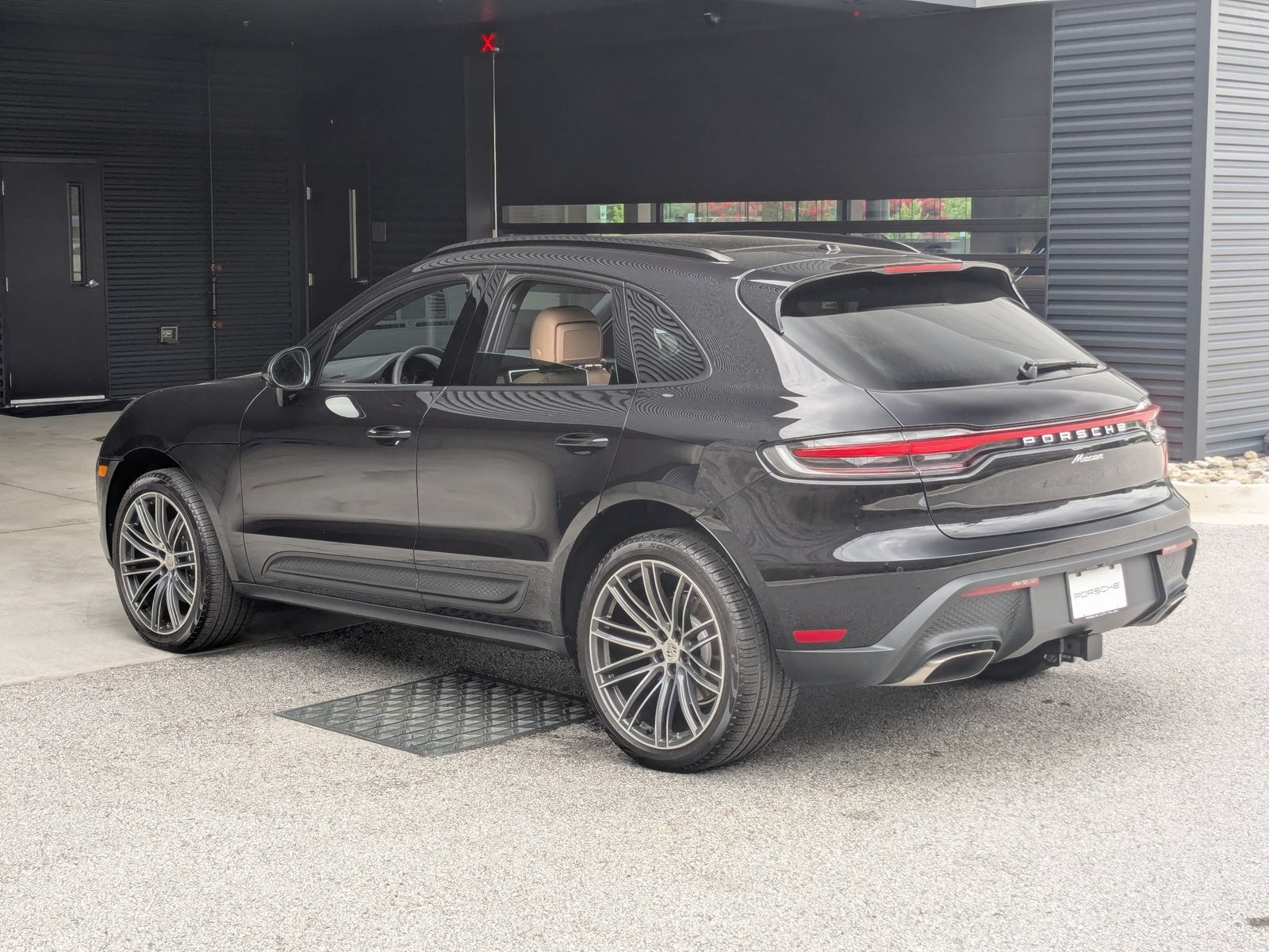 New 2026 Porsche Macan AWD/4WD video 3
