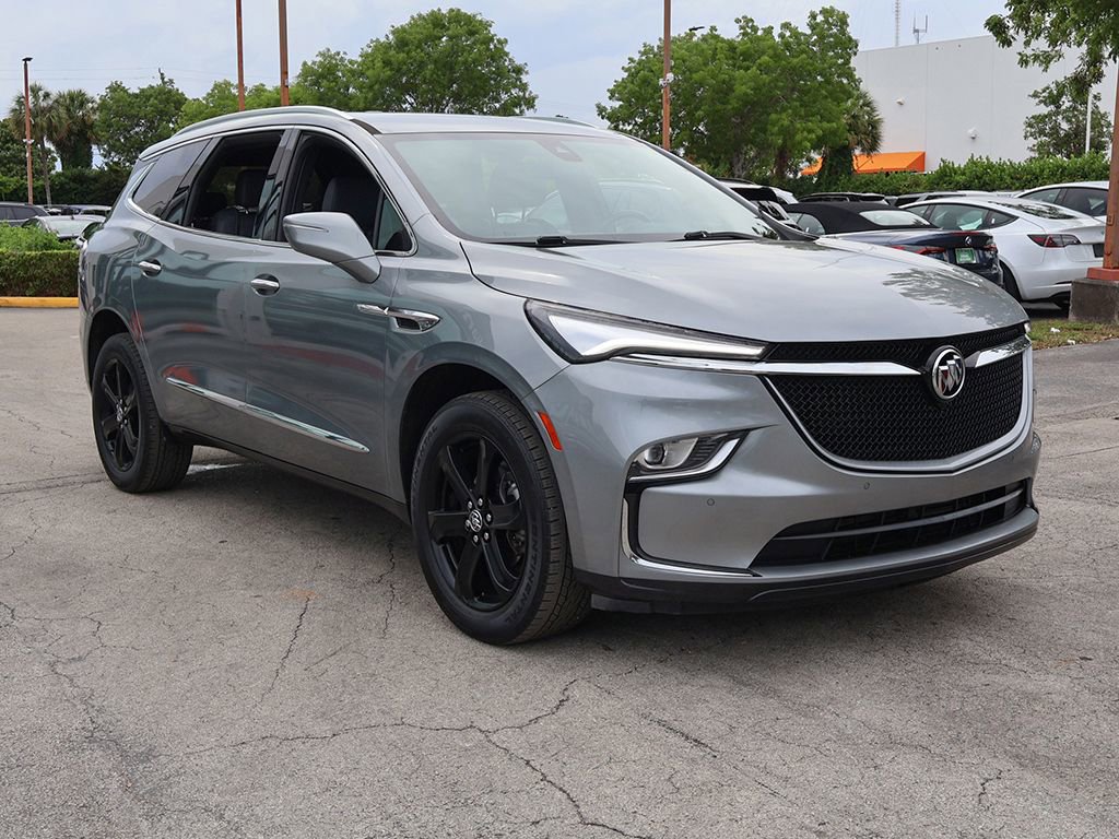 Used 2023 Buick Enclave Essence w/ Sport Touring Edition FWD image 2