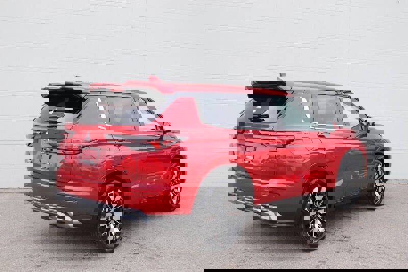 New 2025 Mitsubishi Outlander SE image 31