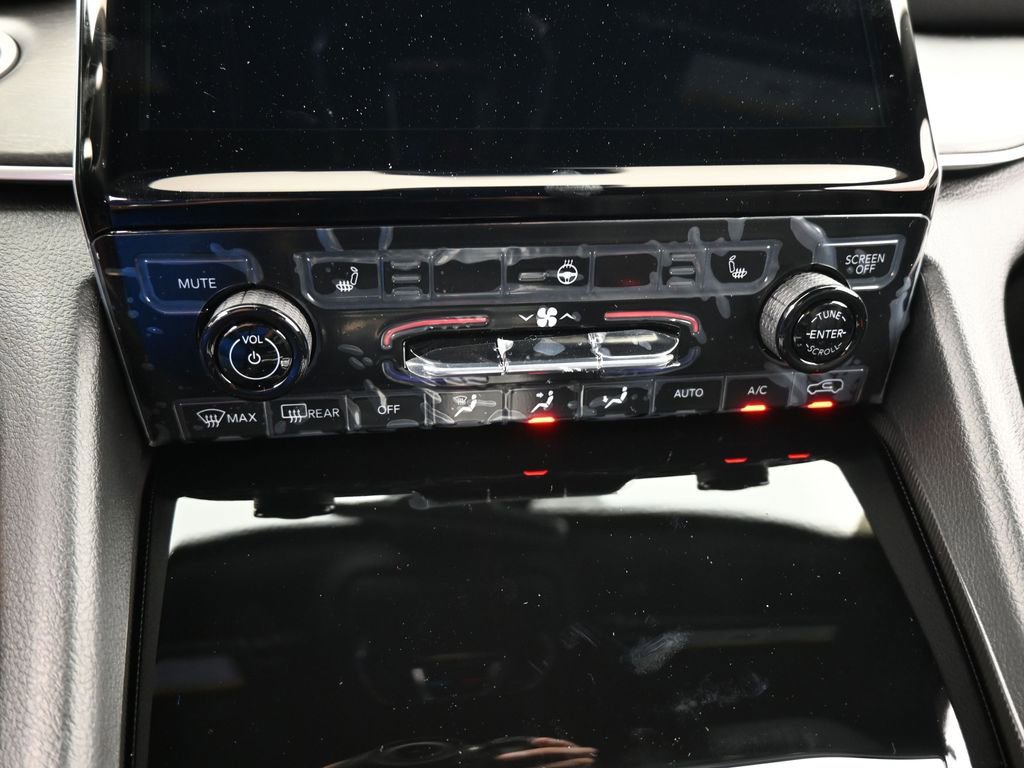 Used 2025 Jeep Grand Cherokee L Limited image 19