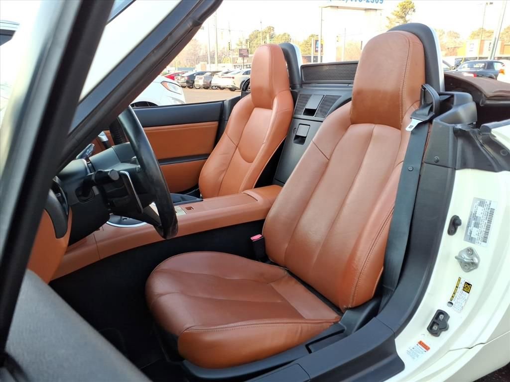 Used 2007 MAZDA MX-5 Miata Grand Touring w/ Premium Pkg image 4