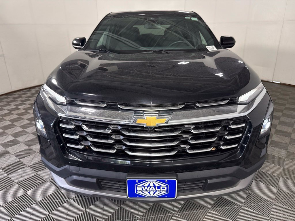 Used 2025 Chevrolet Equinox LT AWD/4WD image 3