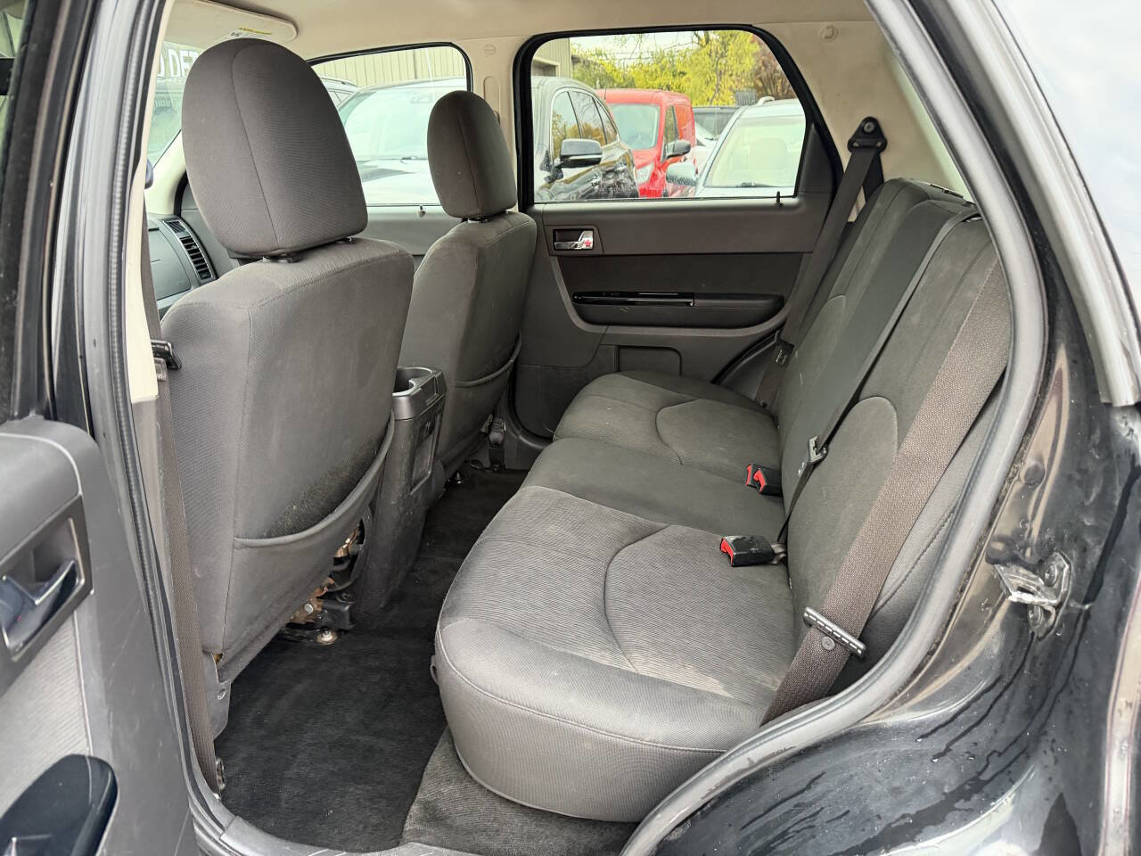 Used 2011 MAZDA Tribute i image 24