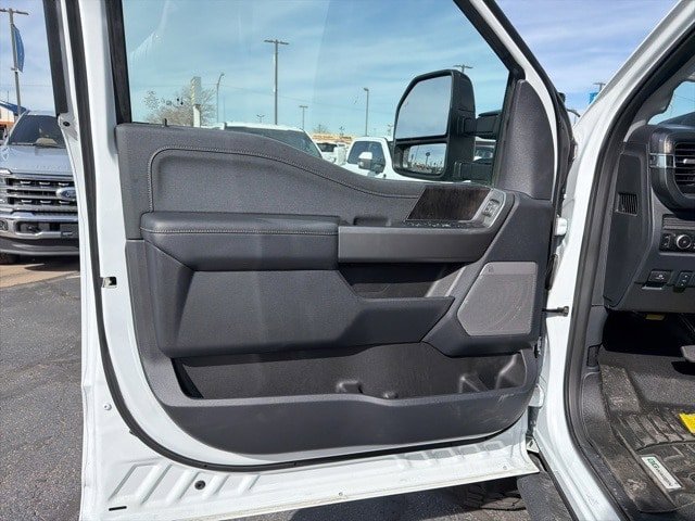 New 2026 Ford F250 Lariat w/ Black Appearance Package image 22