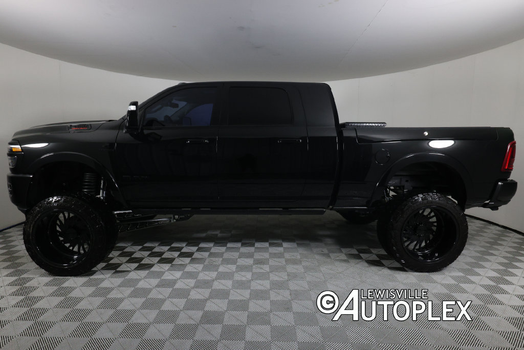 Used 2025 RAM 2500 Limited AWD/4WD image 10