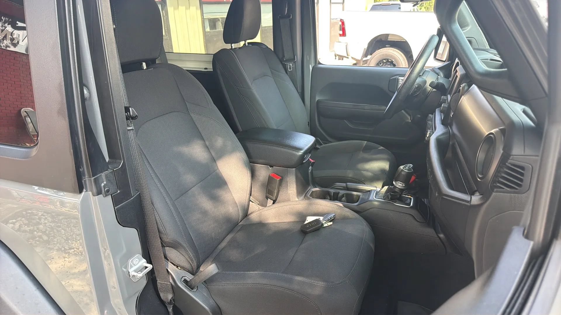 Used 2020 Jeep Wrangler Sport AWD/4WD image 23