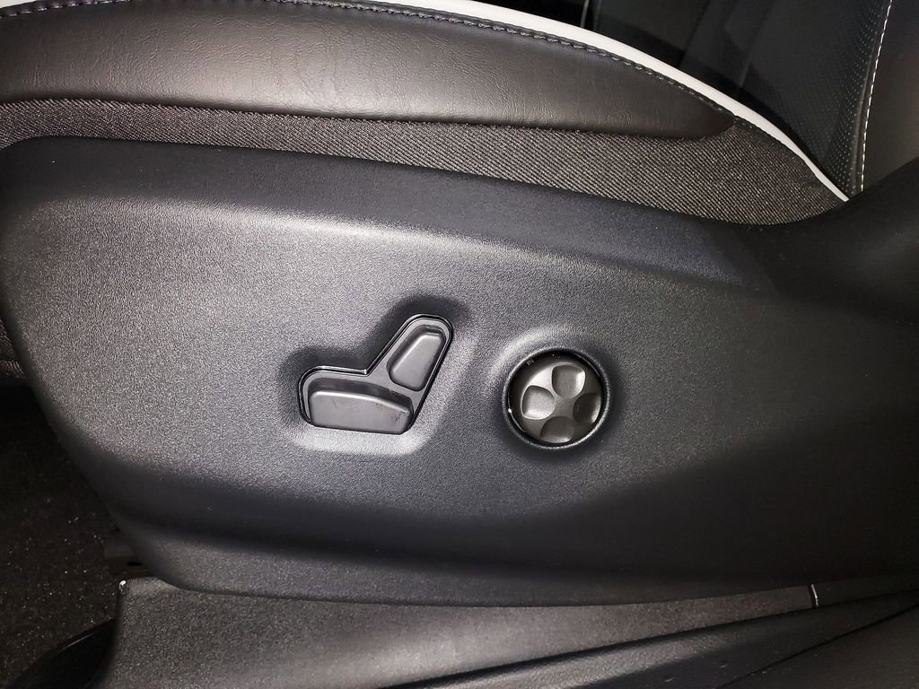 New 2026 Chrysler Pacifica Limited w/ S Appearance Package FWD image 18