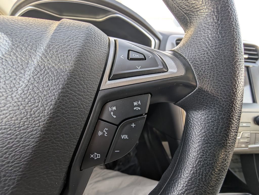 Used 2019 Ford Fusion SE image 17