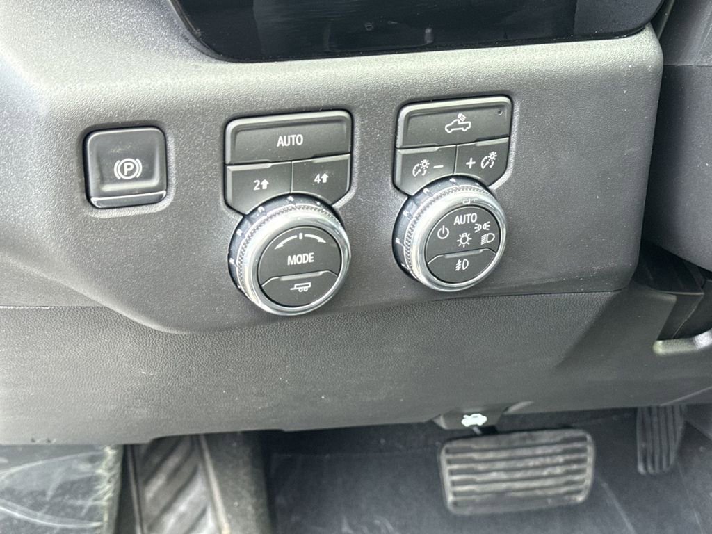 New 2026 GMC Sierra 1500 Elevation image 16