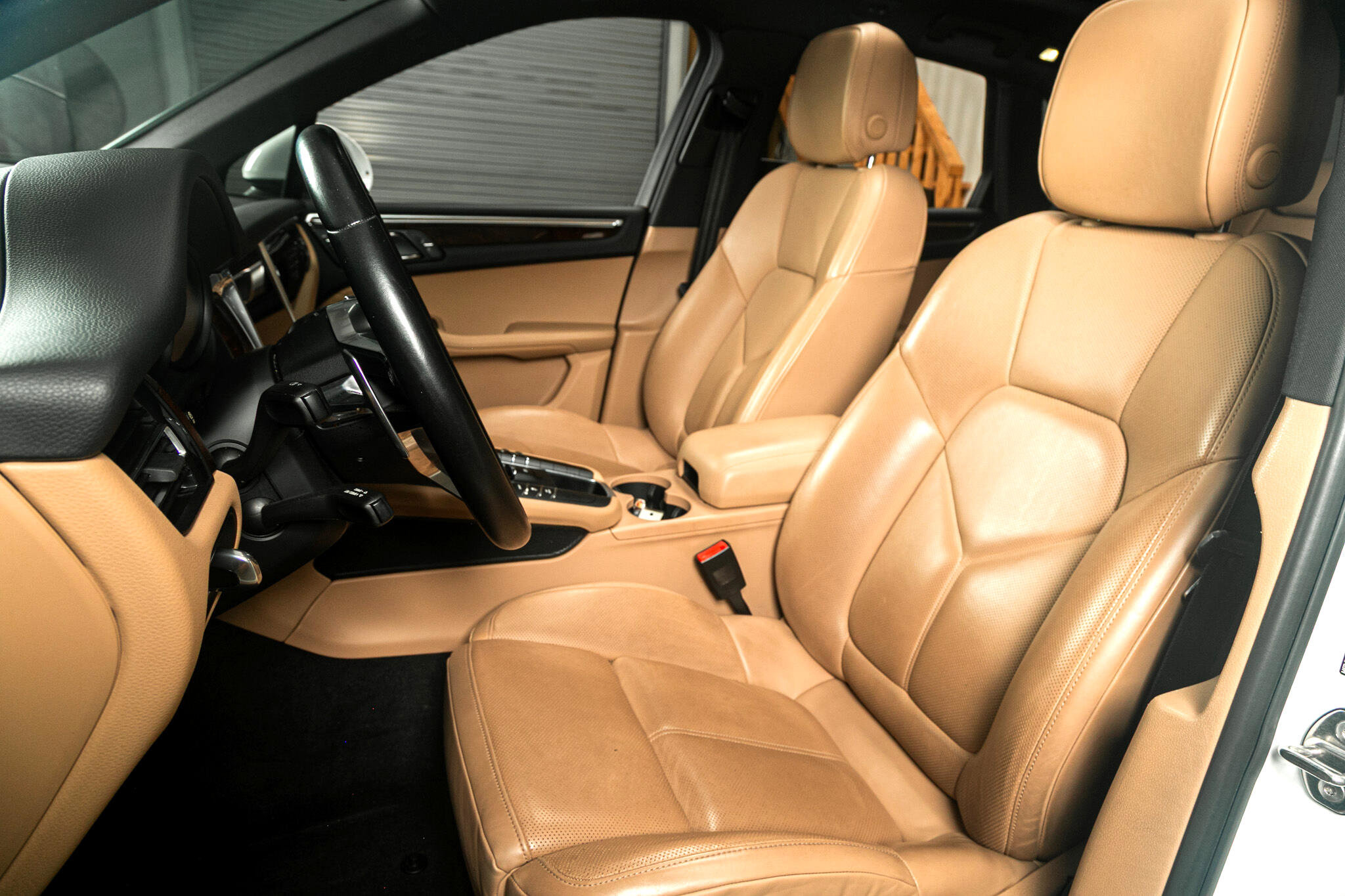 Used 2019 Porsche Macan w/ Premium Package Plus image 4