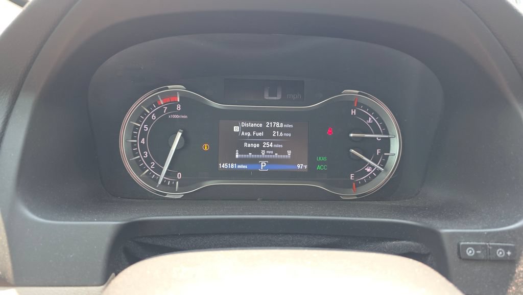 Used 2016 Honda Pilot Touring image 17