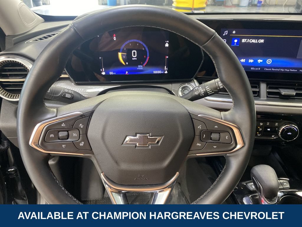 Used 2025 Chevrolet Trax ACTIV w/ Driver Confidence Package FWD image 15