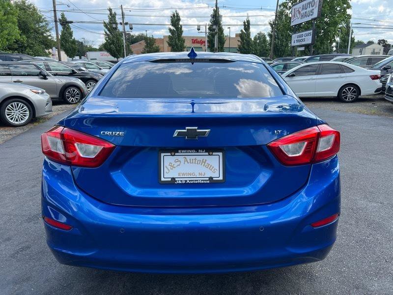 Used 2018 Chevrolet Cruze LT w/ Convenience Package FWD image 5