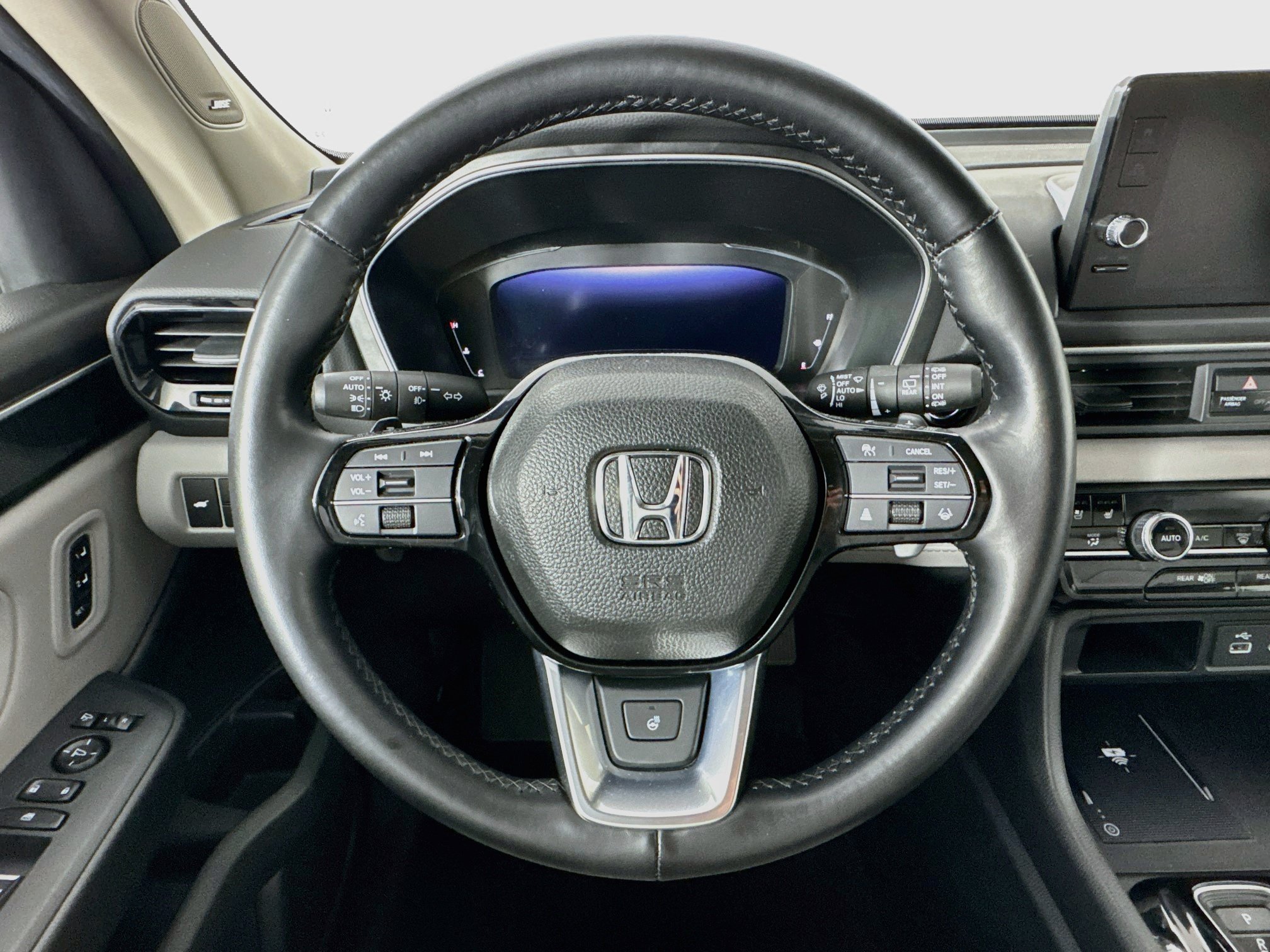 Certified 2025 Honda Pilot Elite image 11