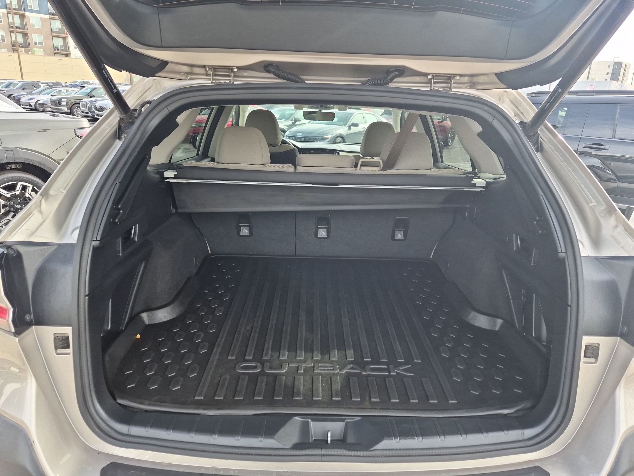 Used 2020 Subaru Outback Premium w/ Popular Package #1 AWD/4WD image 28